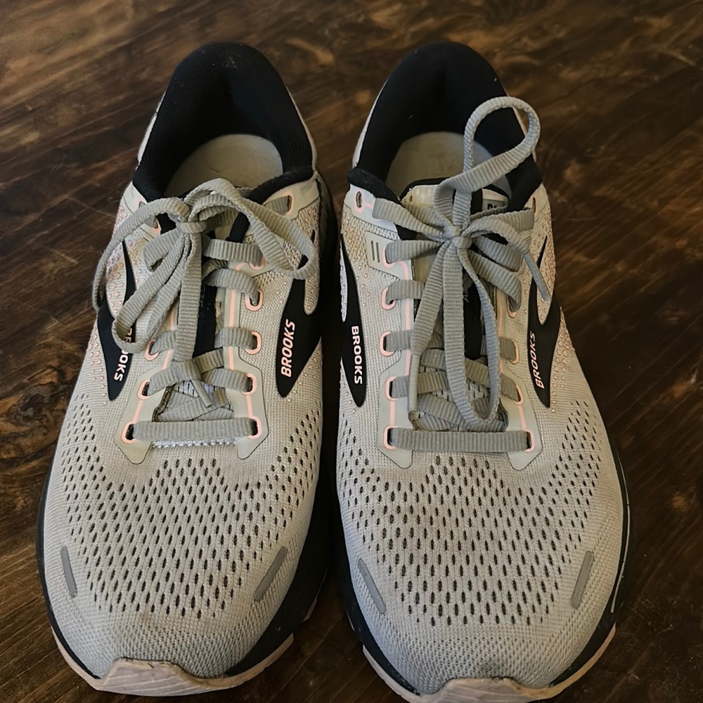 Brooks Adrenaline GTS 22